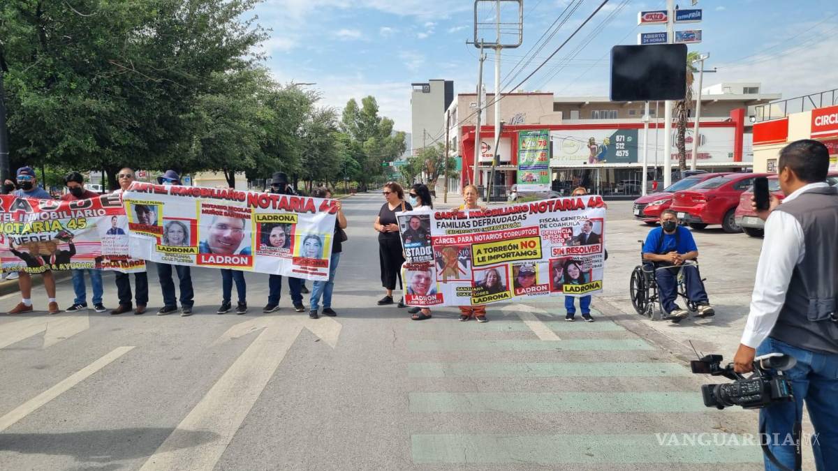 Torreón: bloquean calles para exigir que le nieguen amparo a exnotario acusado de fraude