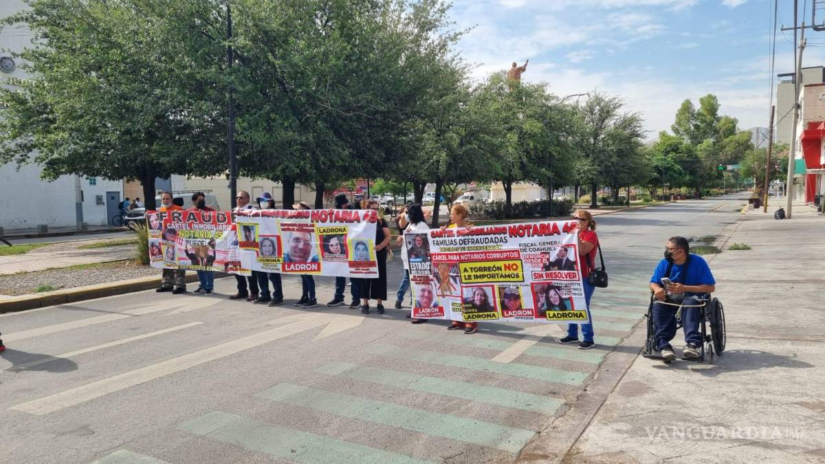 Torreón: bloquean calles para exigir que le nieguen amparo a exnotario acusado de fraude