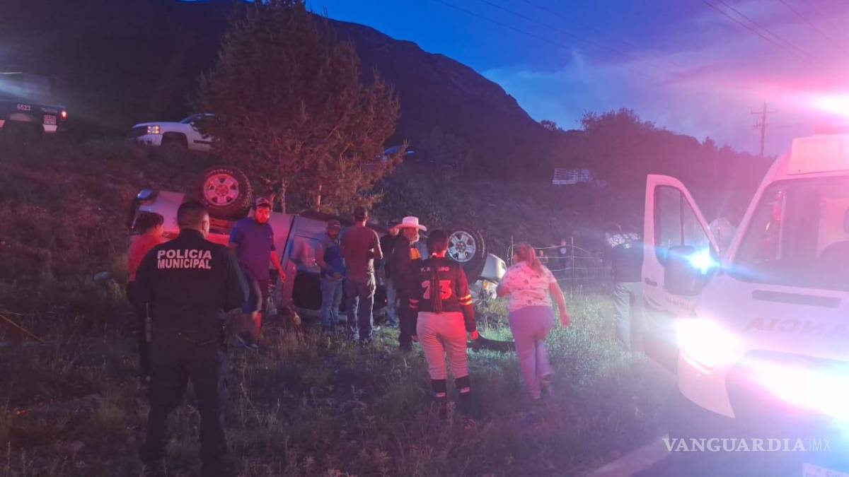 Volcadura deja ocho heridos, en Arteaga