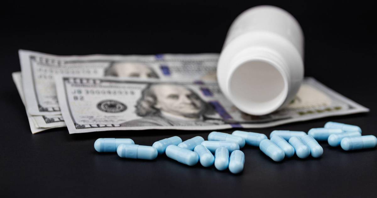 DEA detiene a mexicano que ocultó más de 50 mil pastillas de fentanilo en camión de juguete