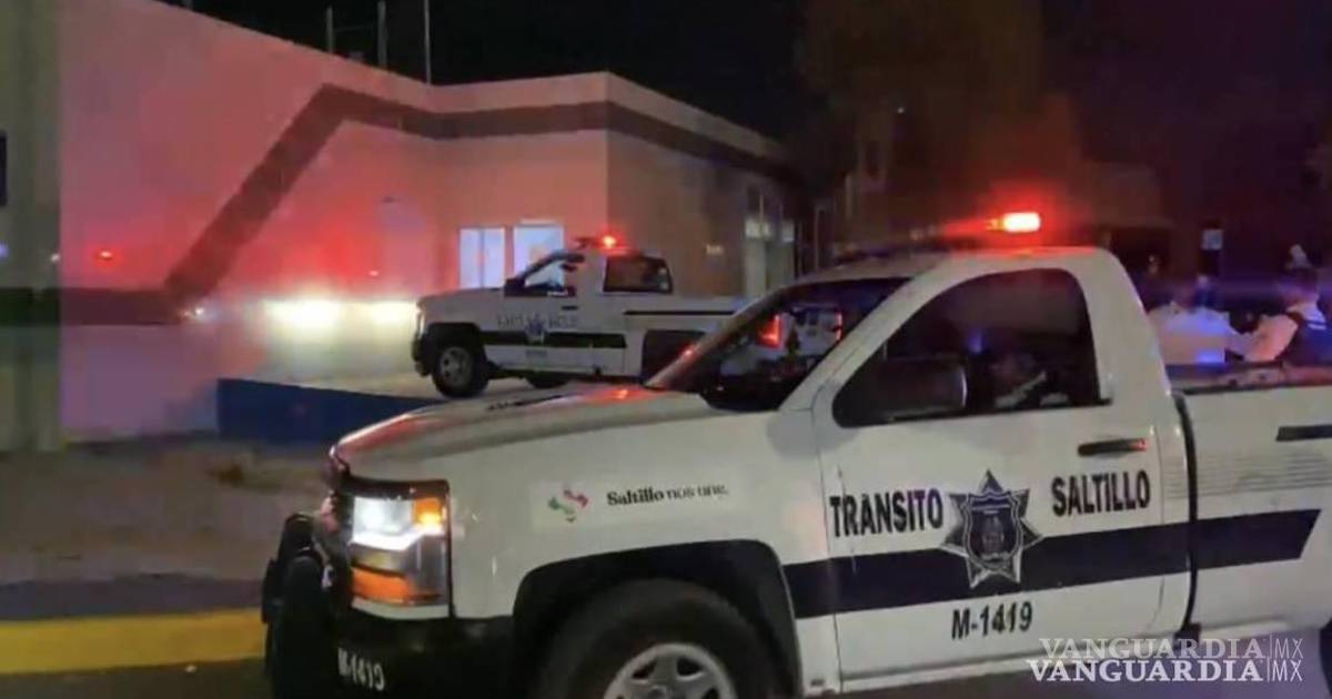 Protagonizan conductores pelea por un choque en calles de Saltillo
