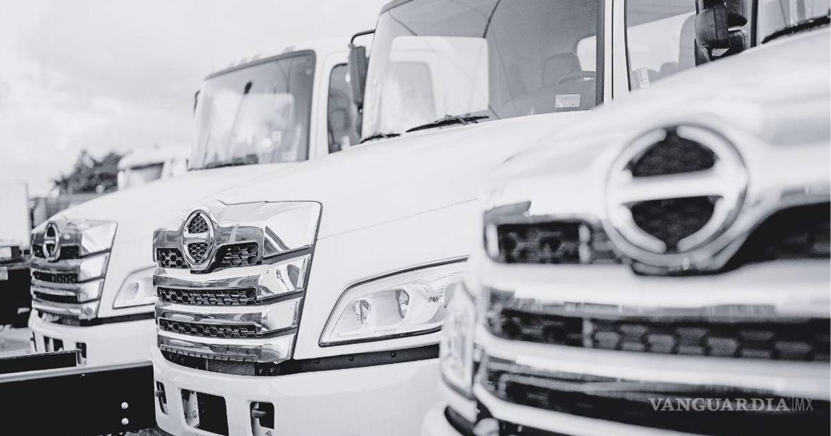 México: caen ventas, producción y exportaciones de vehículos pesados en febrero (gráfica)