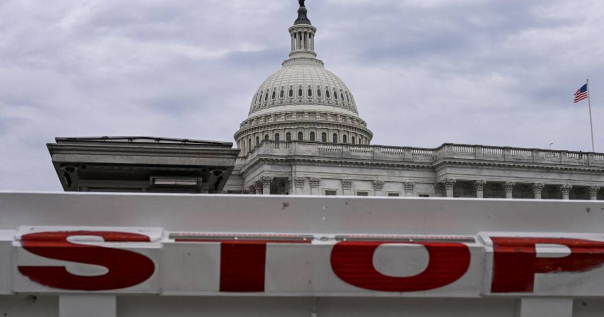 Fracasa medida para pagar a empleados federales en cierre de Gobierno de EU