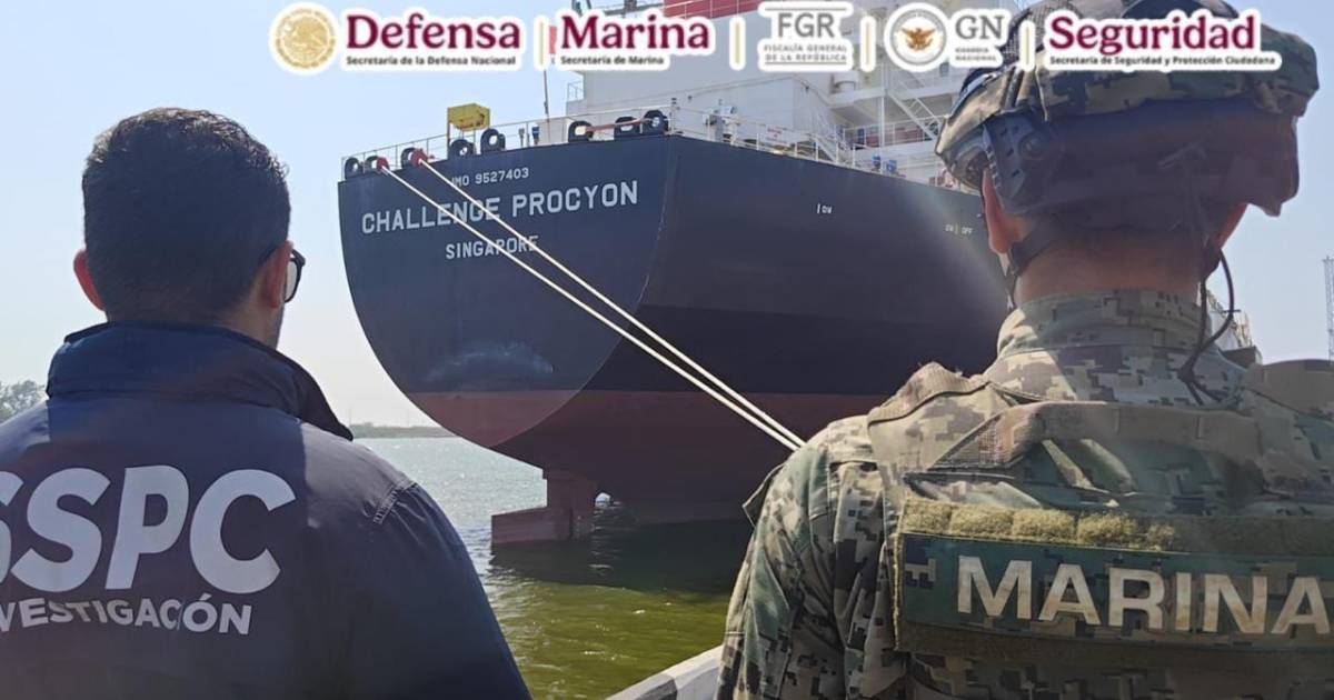 Difieren audiencia de contralmirante acusado de encabezar red de huachicol fiscal