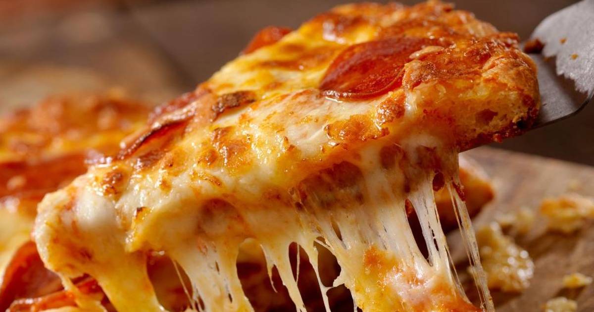 ¿Desayunar pizza es saludable?... esto dicen los nutriólogos