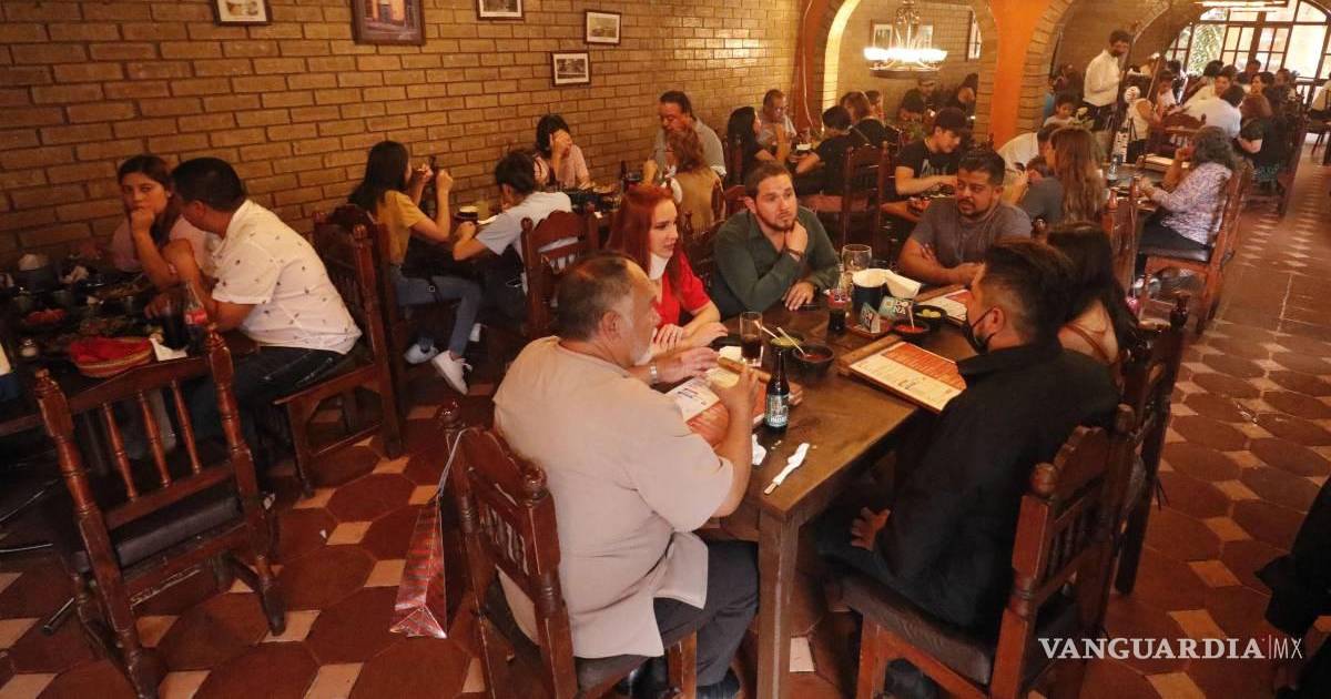 Abre sector restaurantero de Coahuila bolsa de trabajo para estudiantes por periodo vacacional