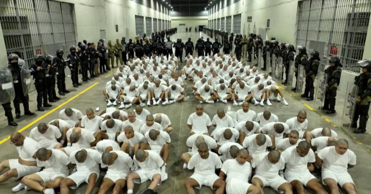 EU acordó pagar más de 4 millones de dólares a El Salvador para recluir migrantes en centro penitenciario