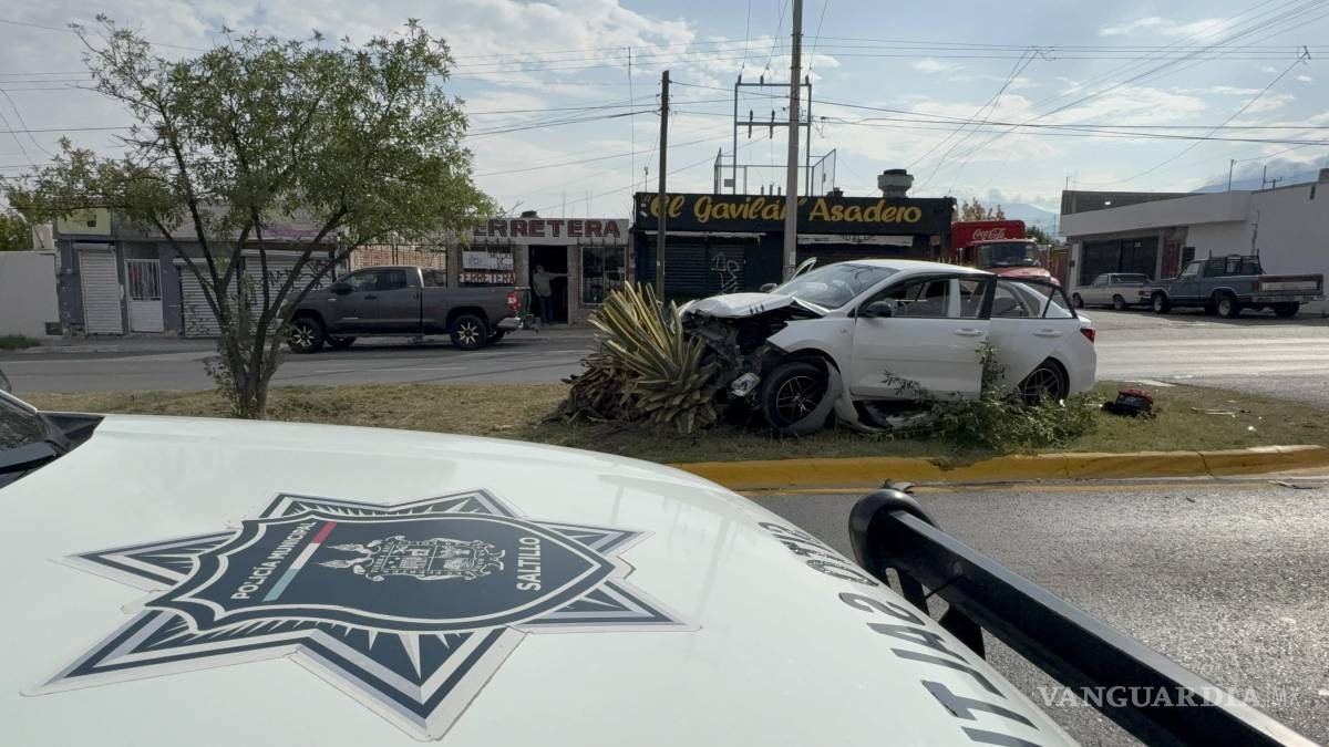 Camioneta se cruza al paso de un KIA y provoca accidente en Zaragoza