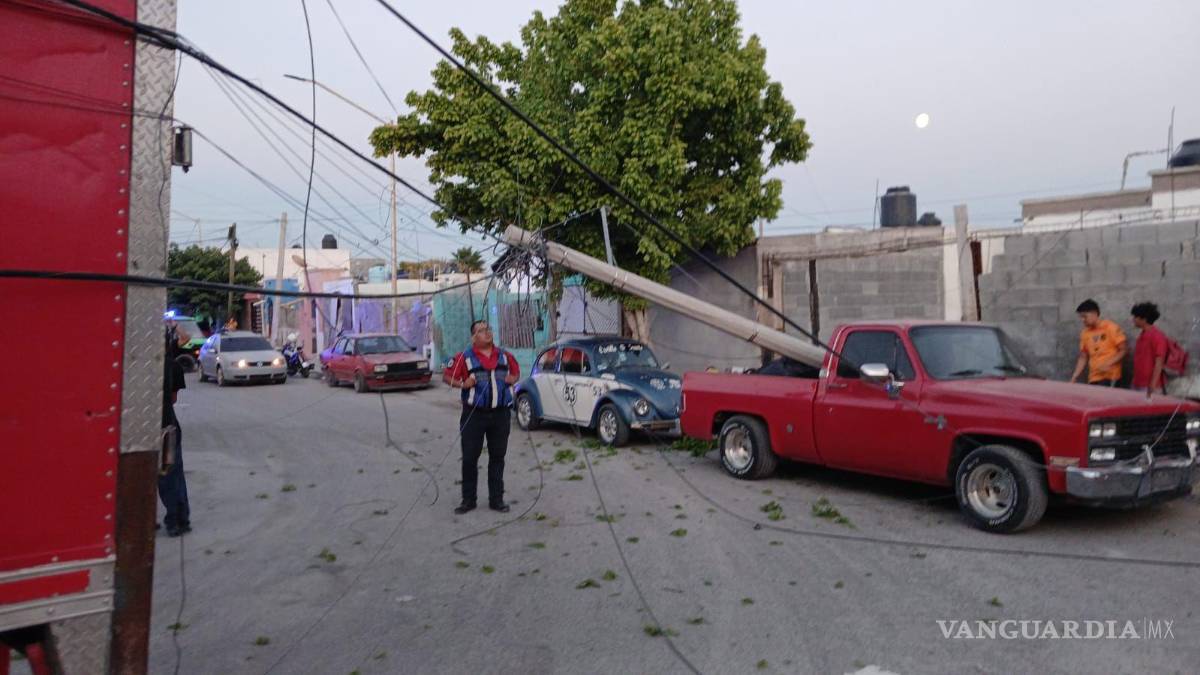 Camión causa múltiples daños en colonia de Ramos Arizpe