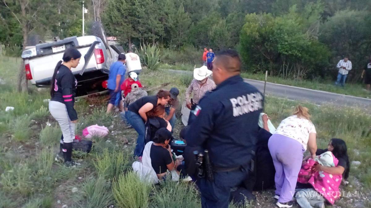 Volcadura deja ocho heridos, en Arteaga