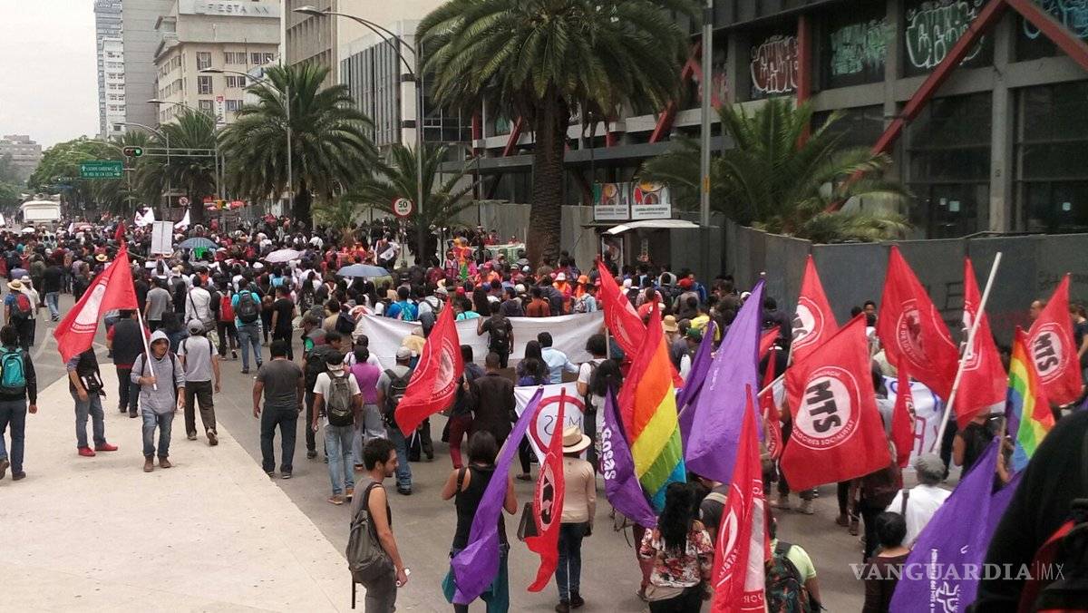 $!Marchan a 46 años del ‘halconazo’