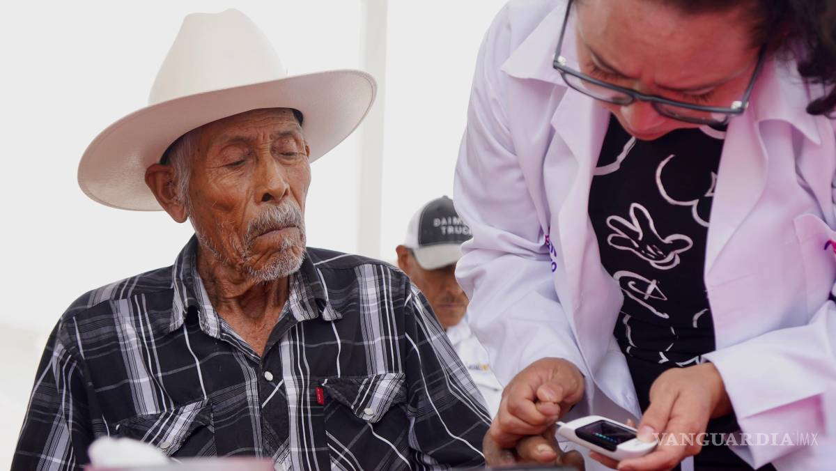 $!En cada jornada se realizan valoraciones para la entrega de aparatos auditivos, tratamientos dentales, visuales y otros servicios de salud como detección de glucosa en sangre.