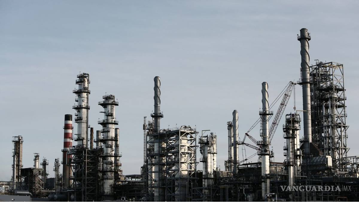 $!Proyectos de AMLO: Tren del Sureste y nueva refinería empiezan a tomar forma