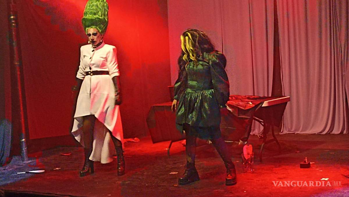 $!¡Y soporta! Noche de bufaderas en Next Drag Super Star Saltillo