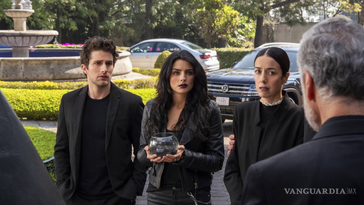 $!Lleno de travestis, el funeral de Verónica Castro en La Casa de las Flores