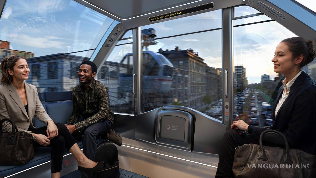 $!Pasajeros en el interior de una cabina de transporte eléctrico Whoosh. Foto: Whoosh-Hold-LP.