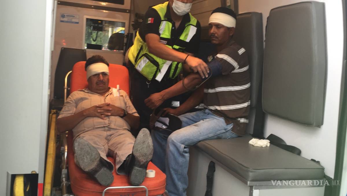 $!Camión se queda sin frenos y choca