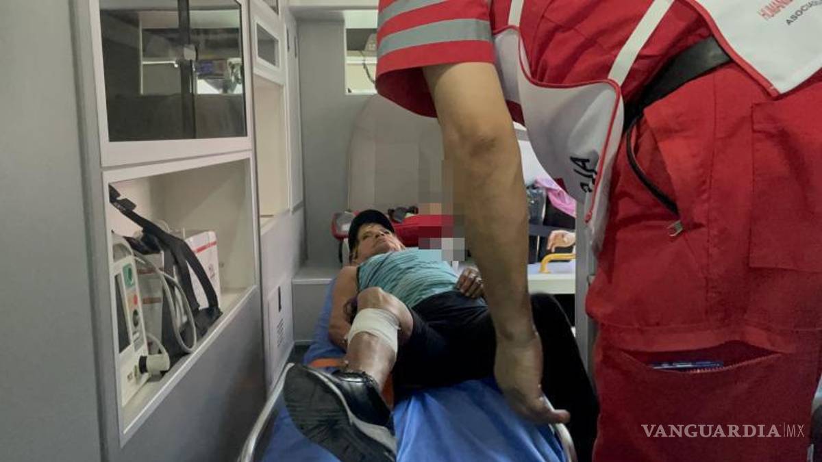 $!El incidente ocurrió en el cruce de las calles Río Amazonas y 5 de Febrero, donde la mujer fue atacada por un canino que posteriormente se retiró del lugar sin que pudiera ser localizado.