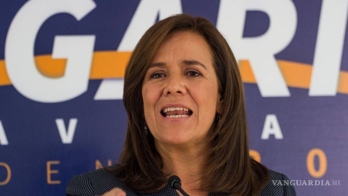 Pasarela de independientes en cumbre banquera: cuestionan amnistías y gasto de partidos