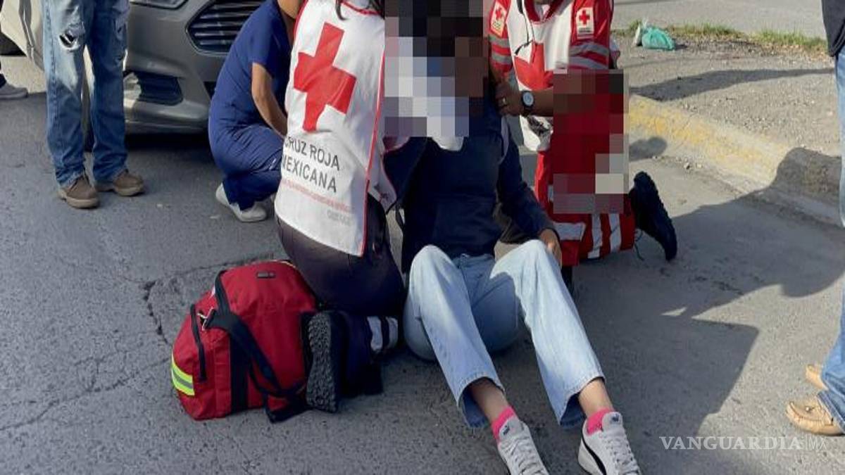 $!De acuerdo con los primeros reportes, la menor regresó sobre sus pasos al intentar recoger un objeto que se le cayó, momento en el que no advirtió la cercanía del automóvil.