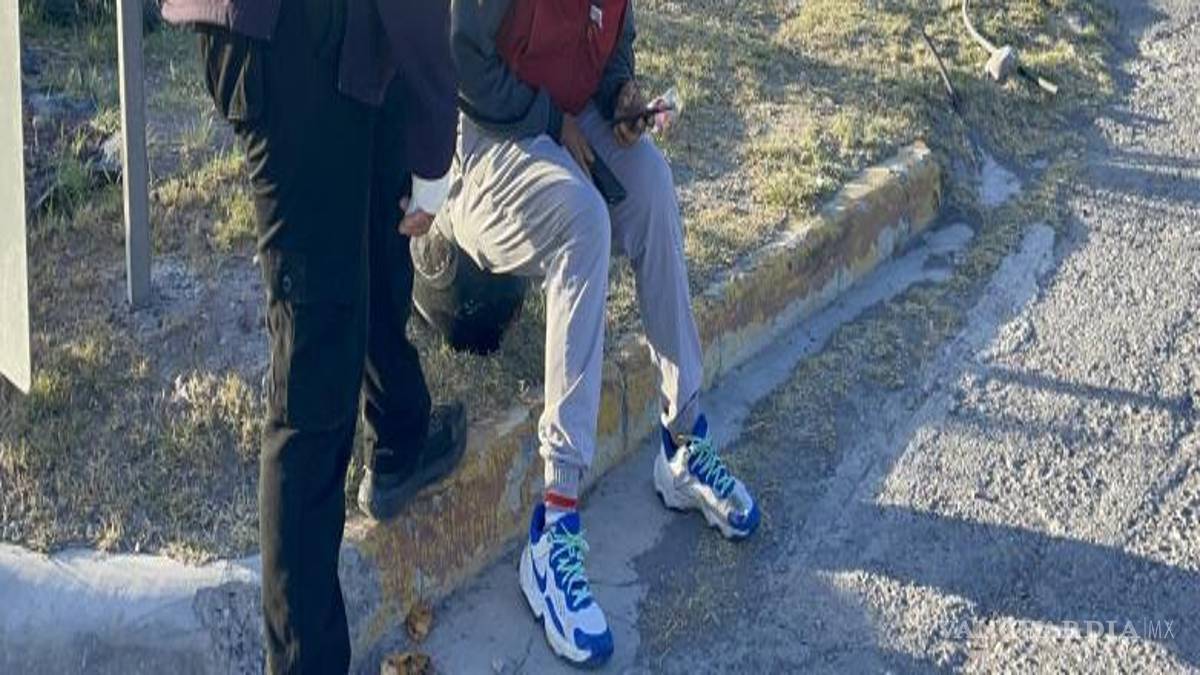 $!El lesionado perdió el control de su motocicleta tras ser obstaculizado en su trayecto, terminando sobre la carpeta asfáltica.