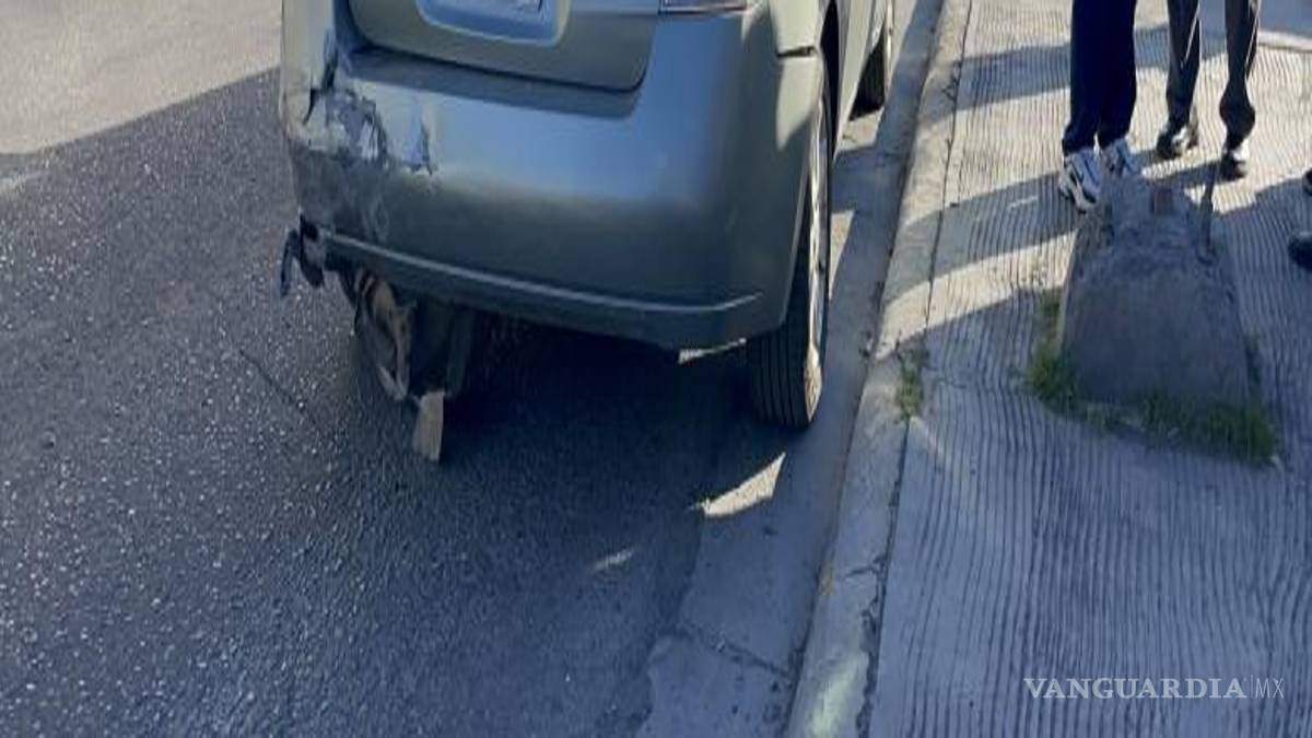 $!Vehículos resultaron dañados tras múltiples impactos en el mismo carril.