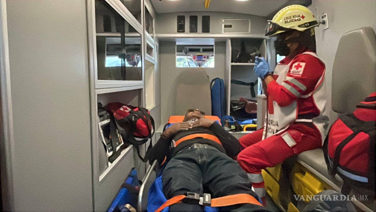 $!El trabajador fue trasladado a la Clínica Uno del IMSS para su valoración médica.