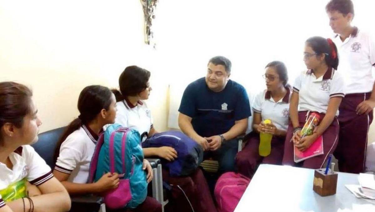 $!Cabrera visitaba su pueblo donde motivaba a los jóvenes y promovía entre ellos a la ciencia.