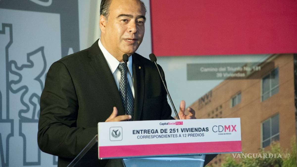 Catean casa de Raymundo Collins, ex funcionario de CDMX