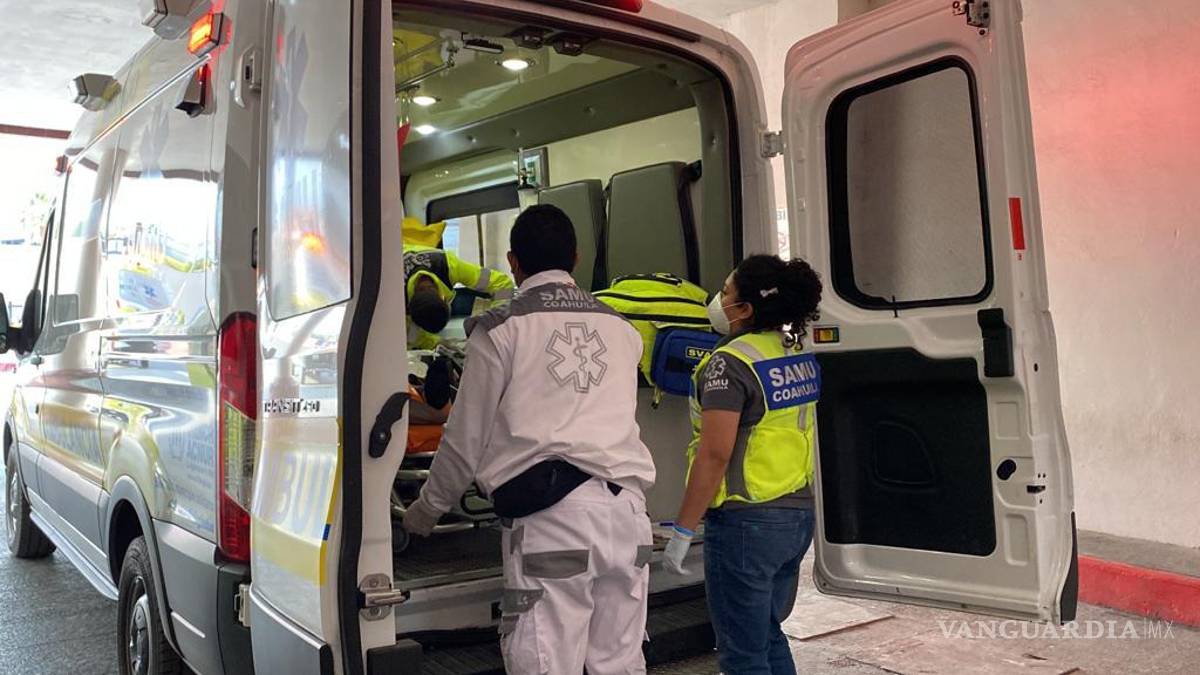 Familia de Oklahoma sufre volcadura en carretera Saltillo-Torreón; fallece joven de 18 años