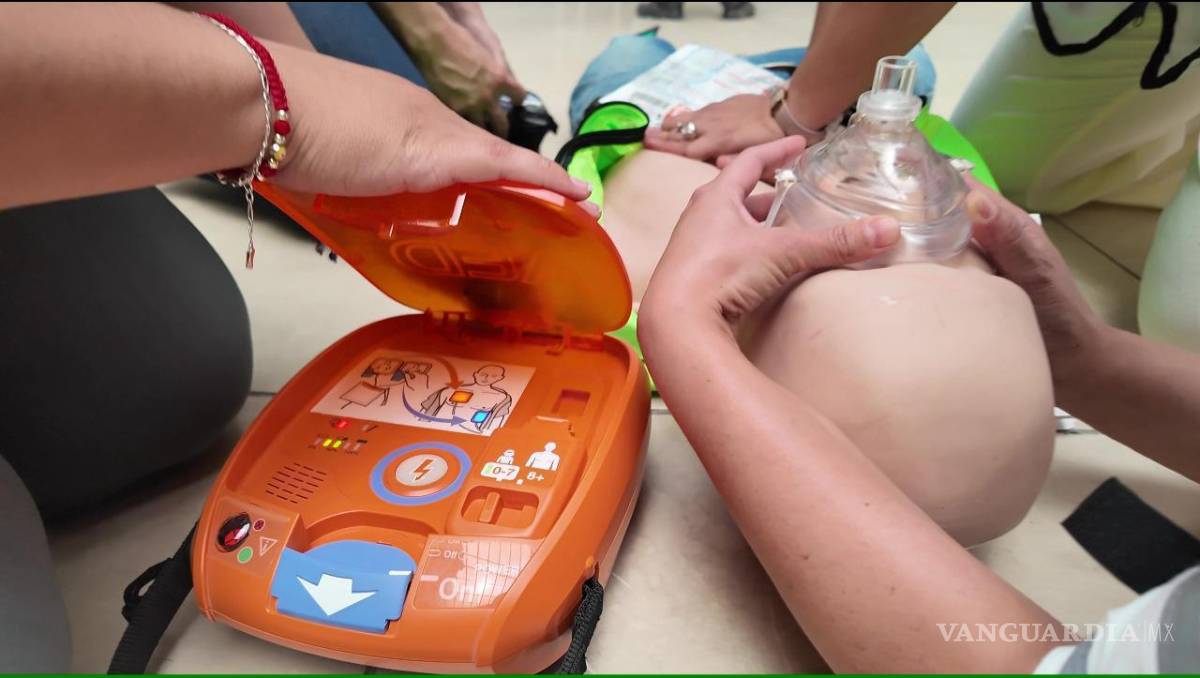 $!El simulacro contempló diversas hipótesis de emergencia, entre ellas la atención inmediata a personas con padecimientos cardiacos.