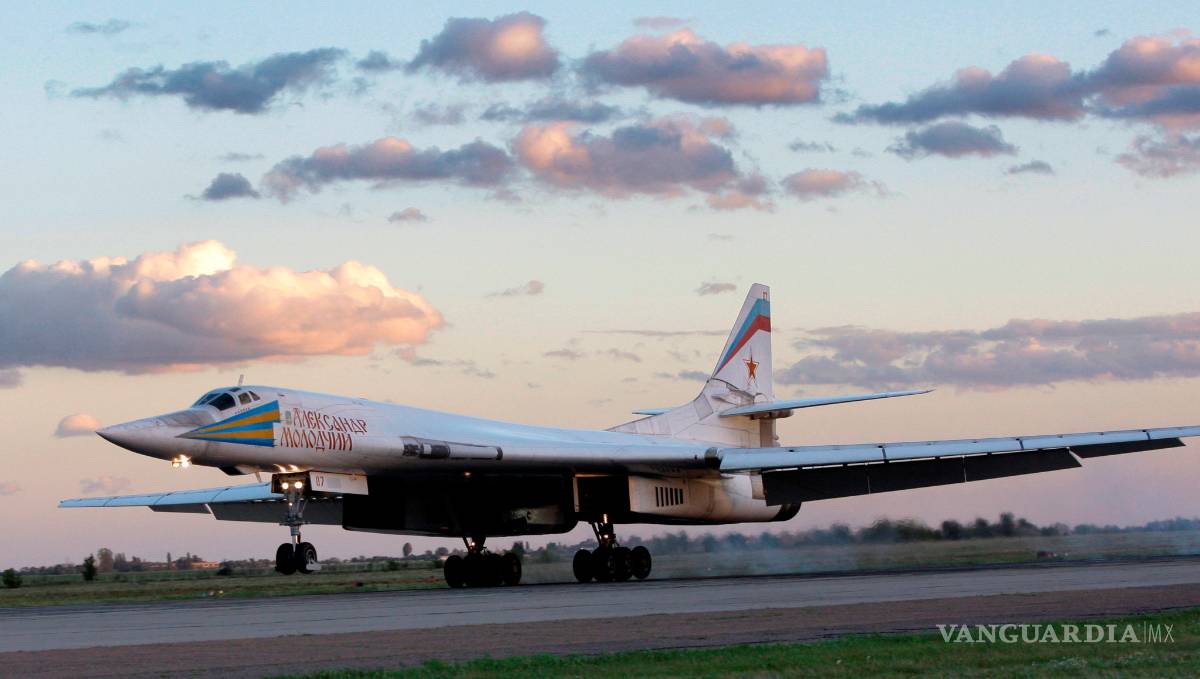 $!Crece la tensión entre Rusos y EU, llegan dos bombarderos rusos con capacidad nuclear a Venezuela