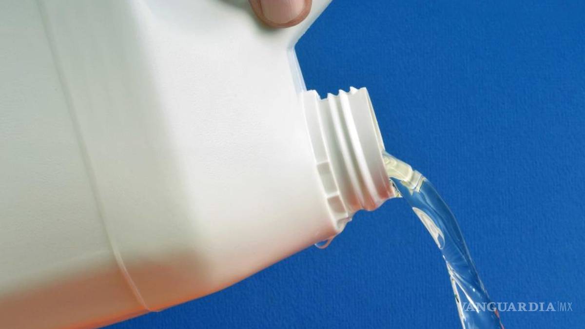 Coronavirus: Beben cloro para protegerse del COVID-19 y terminan en hospital de Querétaro