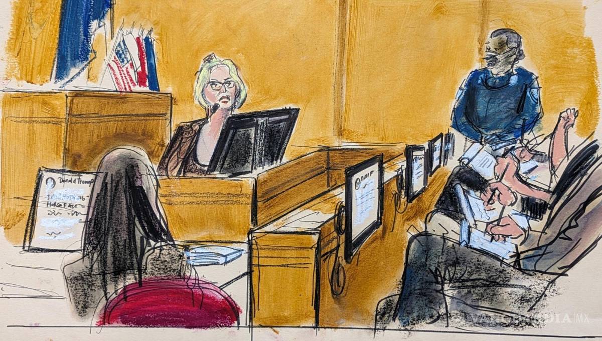 $!Los miembros del jurado toman notas mientras Stormy Daniels testifica en un tribunal penal de Manhattan en Nueva York.