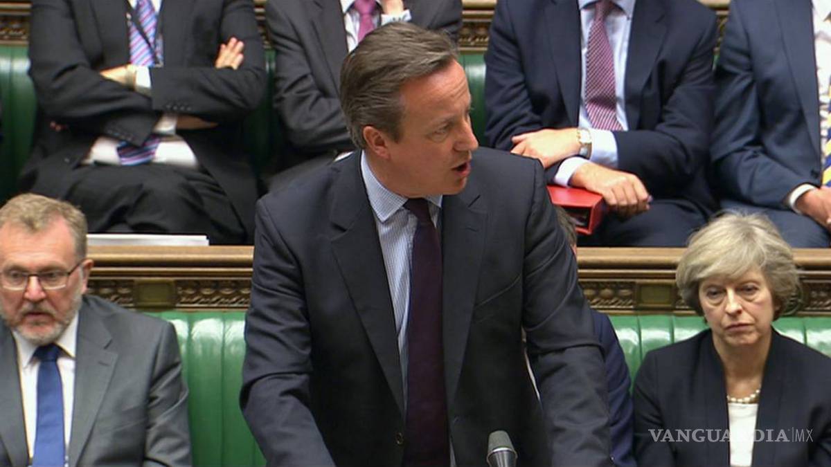 “Los que apoyamos la guerra tenemos que asumir esa responsabilidad”: Cameron