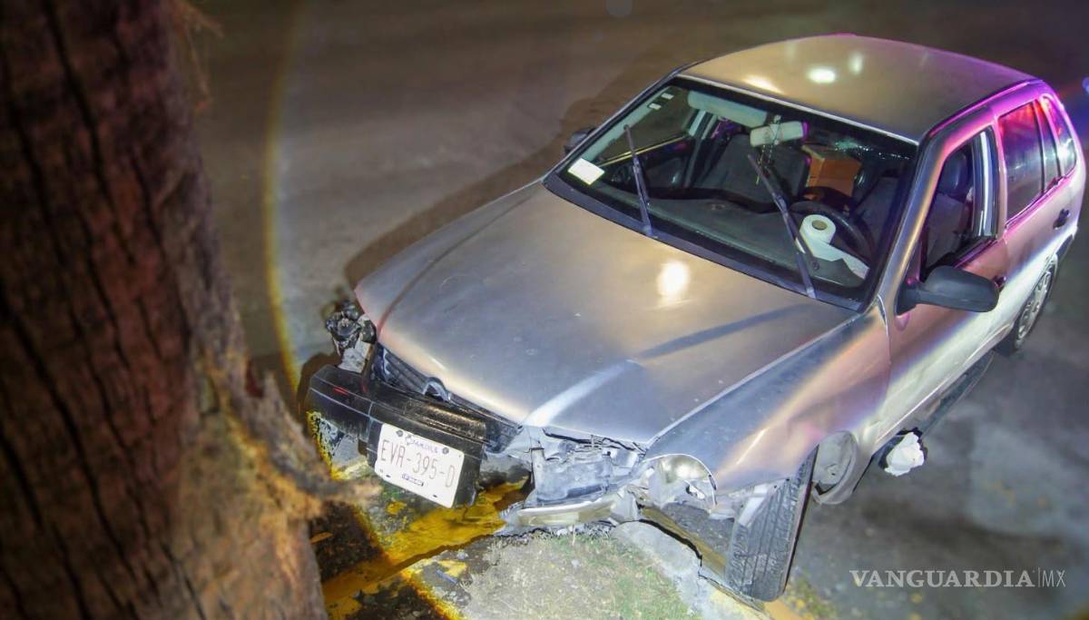 $!El conductor fue detenido luego de que agentes detectaran que se encontraba en aparente estado de ebriedad.