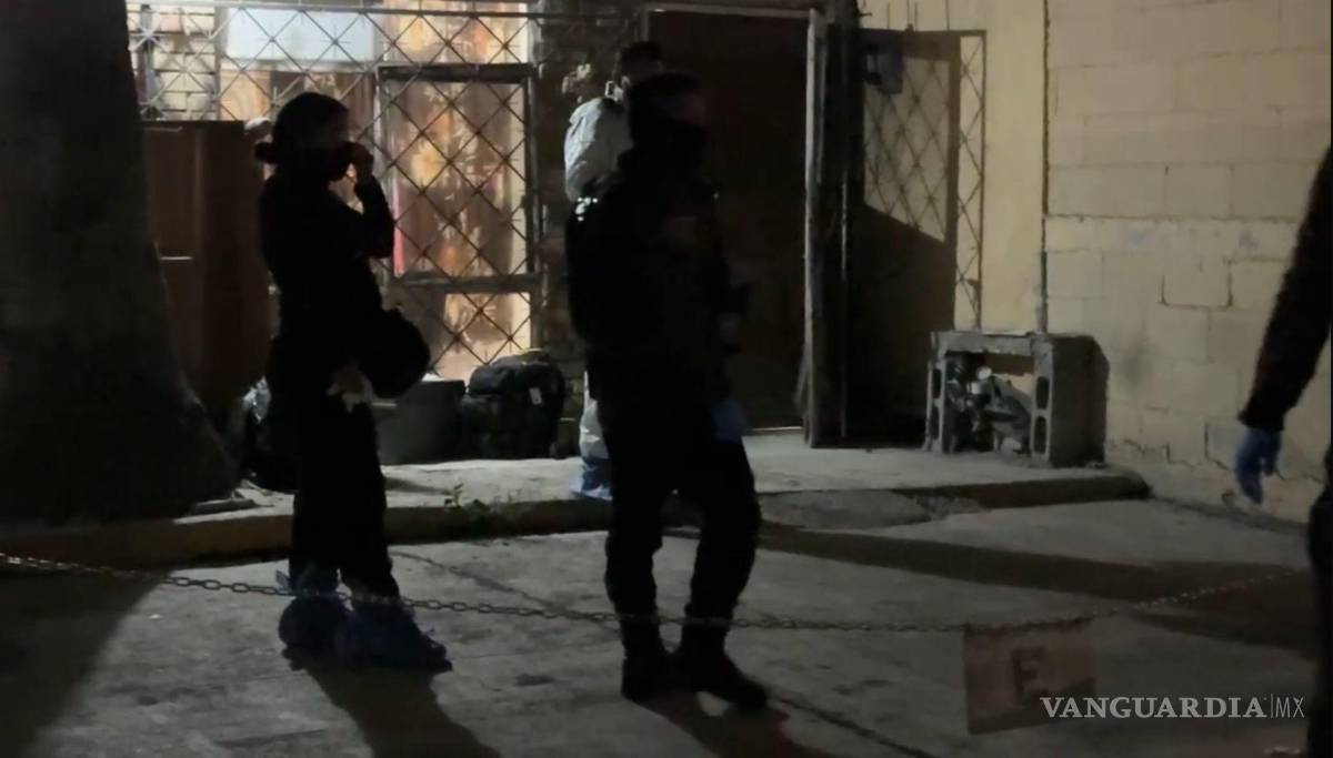 $!El cuerpo fue trasladado por el Servicio Médico Forense tras concluir el peritaje.