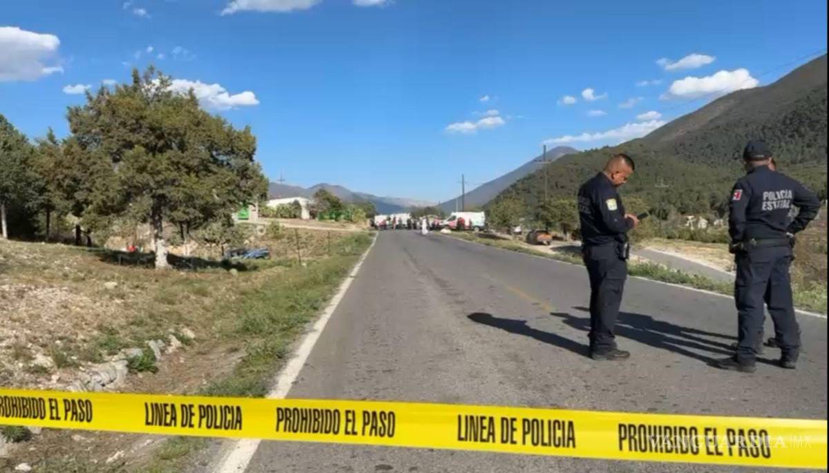 $!La zona fue acordonada por autoridades mientras personal de la Fiscalía realizaba las diligencias y el levantamiento del cuerpo para su traslado al Semefo.