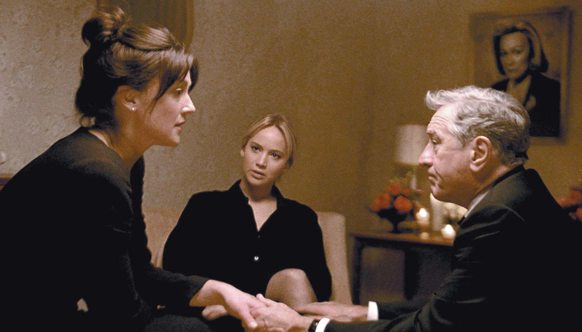 $!‘Joy: El Nombre del Éxito’; buen trapeador, lejos del milagro