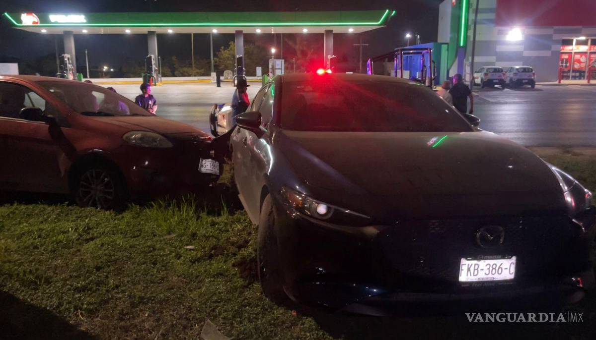 $!Elementos de Tránsito Municipal acudieron al lugar para tomar conocimiento del percance.