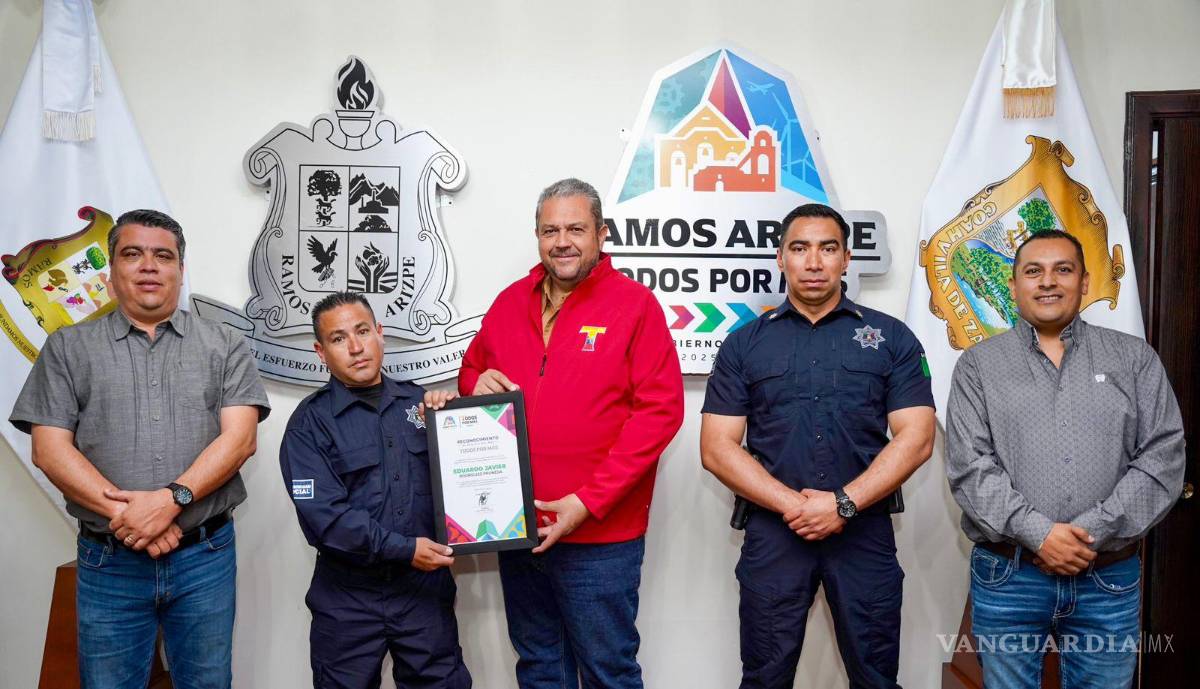 $!Eduardo Javier Rodríguez Pruneda recibió estímulos por su desempeño operativo.