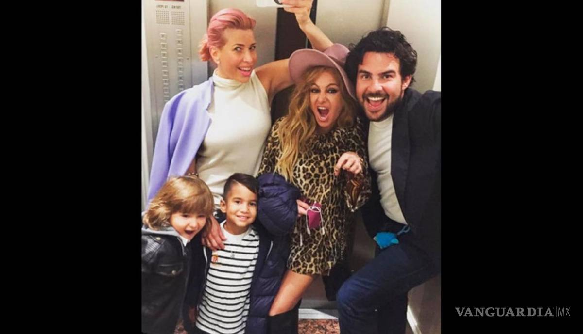 $!'Paulina Rubio cae en depresión porque se siente vieja, la corren de disquera y no llena conciertos': TvNotas