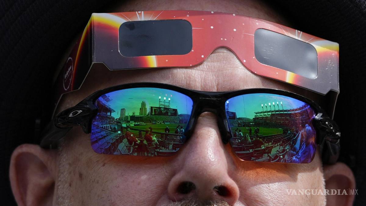 Así cautiva, maravilla y asombra el eclipse solar desde Mazatlán hasta la isla de Terranova (fotos)