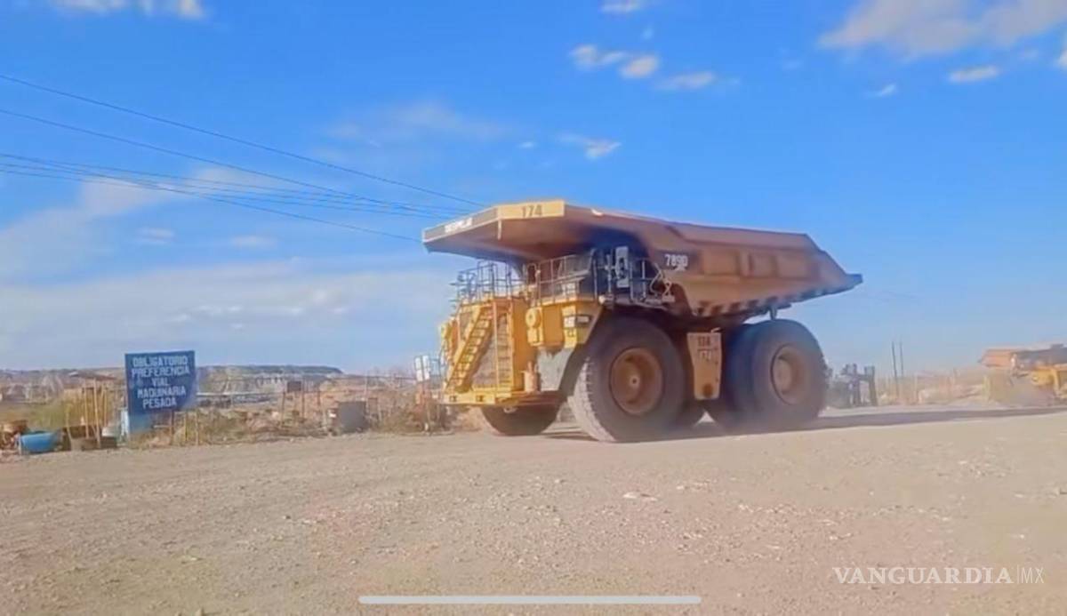 $!Unidades de Caterpillar comenzaron a salir de la mina de Hércules tras resoluciones judiciales que permiten a la empresa recuperar equipos de su propiedad.