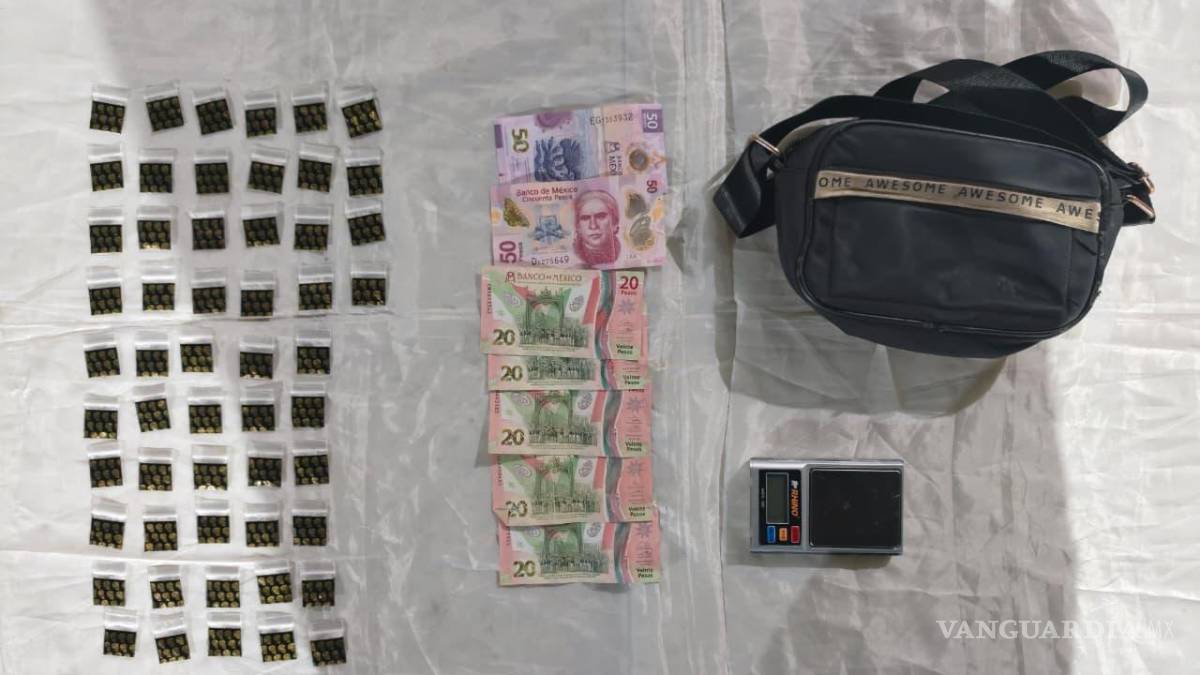 Caen joven de 19 años y un menor de edad con 60 dosis de cristal, en NL