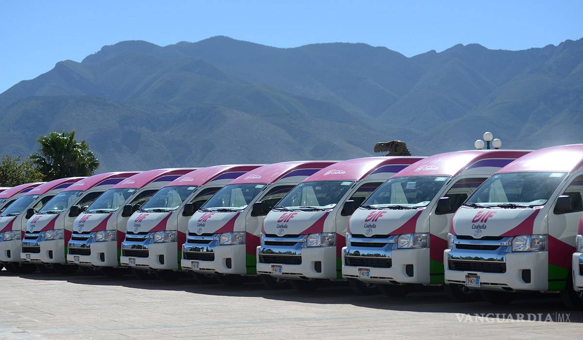 $!Entregan nuevos vehículos a UNEDIF en Coahuila