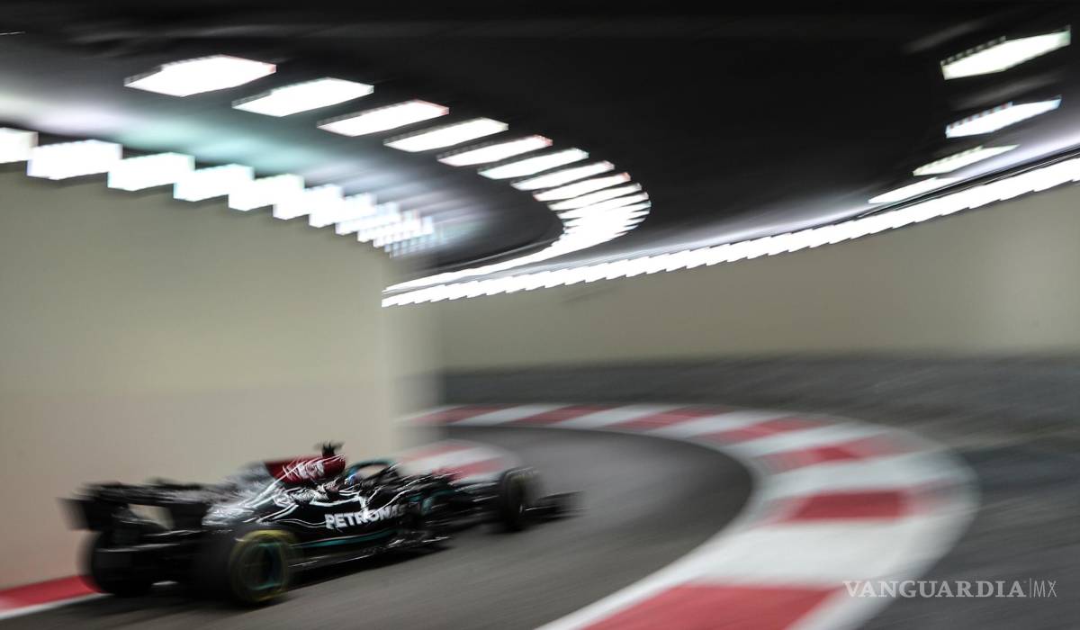 $!La última oportunidad se vivió con dramatismo, pero Hamilton no fue capaz de alcanzar a Verstappen.