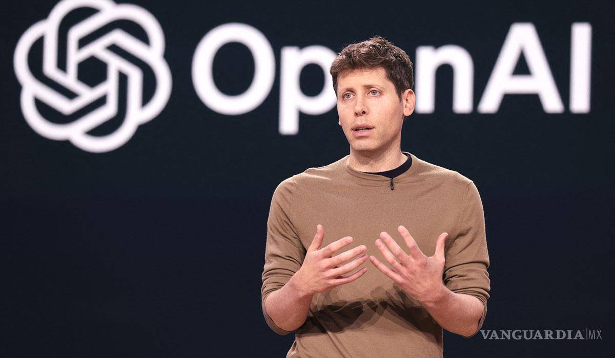 $!Sam Altman, director general de OpenAI, cuestionó Zuckerberg por quererse piratear a su equipo de trabajo.