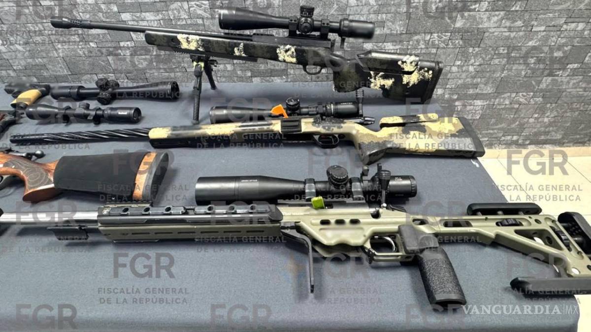 Vinculan a proceso a mujer por posesión de armas de uso exclusivo en NL
