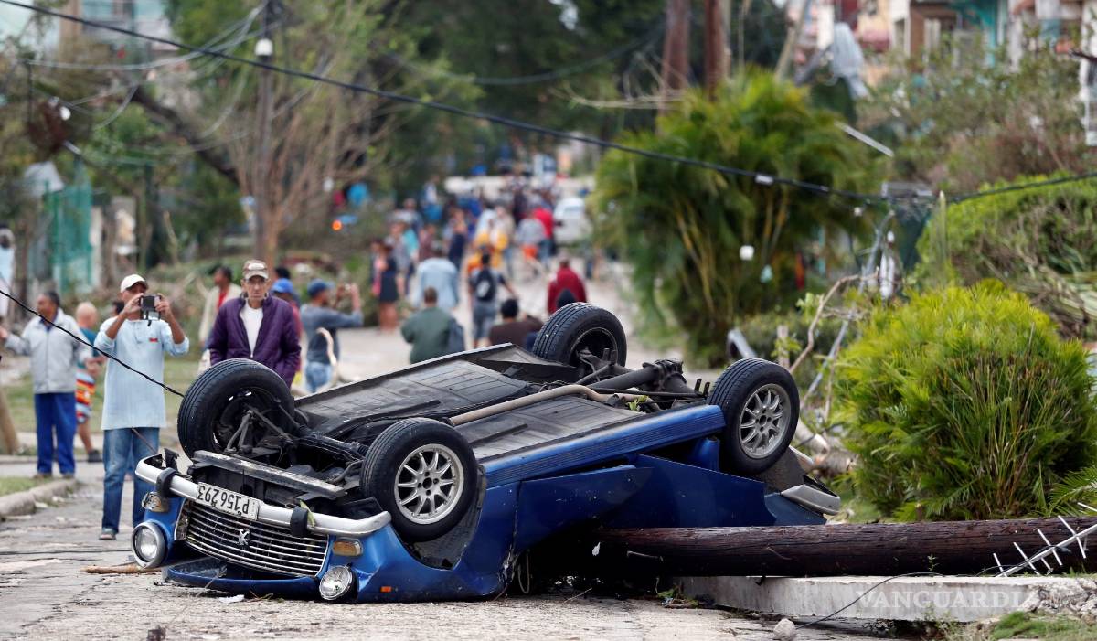 $!La Habana es golpeada con fuerza por un devastador tornado (fotogalería)